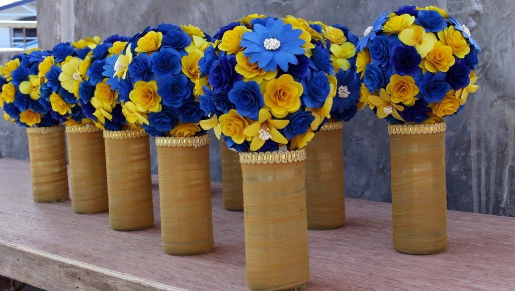 royal-blue-and-yellow-wedding