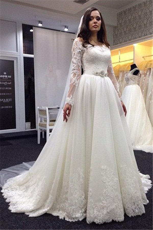 Plus Size Wedding Dress With Sleeves (600 x 900 Pixel)