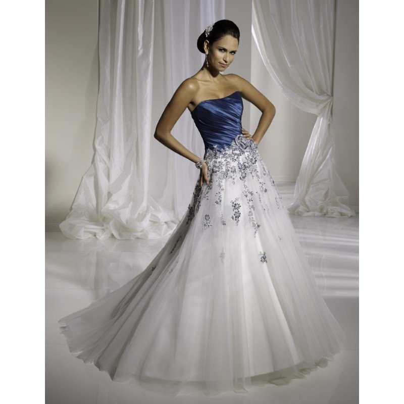 royal-blue-and-white-wedding-dress