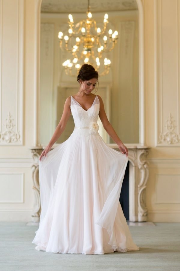 simple-white-wedding-gowns-for-your-vow-renewal