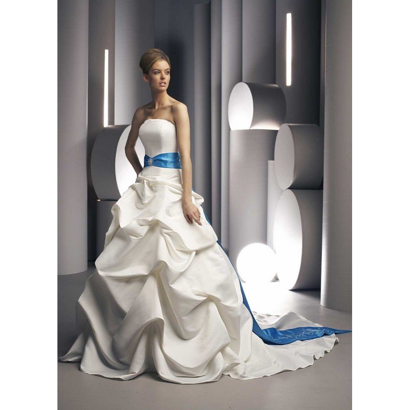 baby-blue-and-white-wedding-dresses